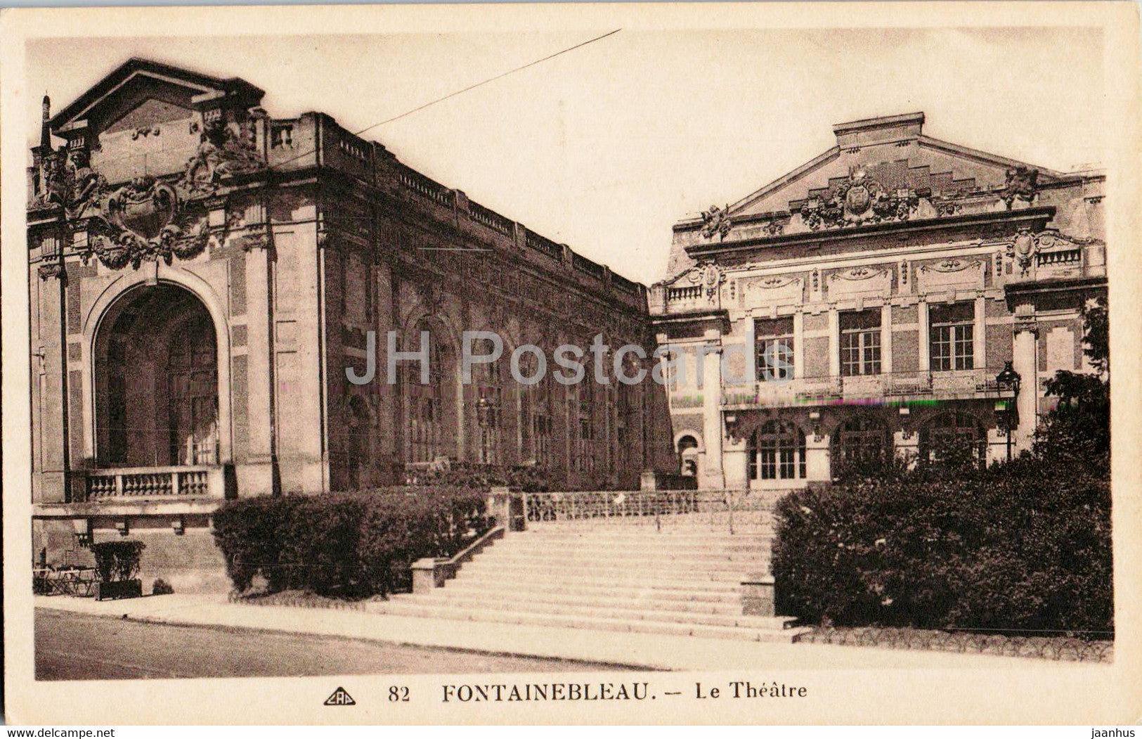 Fontainebleau - Le Theatre - 82 - old postcard - France - unused - JH Postcards