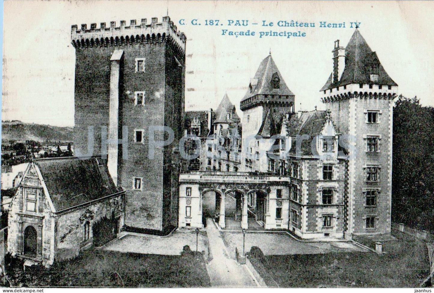 Pau - Le Chateau Henri IV - Facade principale - castle - 187 - old postcard - 1926 - France - used - JH Postcards