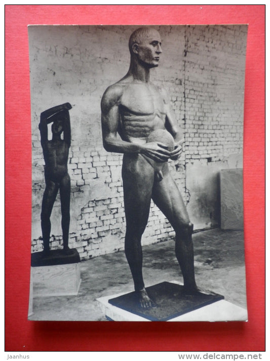Discus Thrower by W. Grzimek - Sport sculptures - DDR Germany - unused - JH Postcards