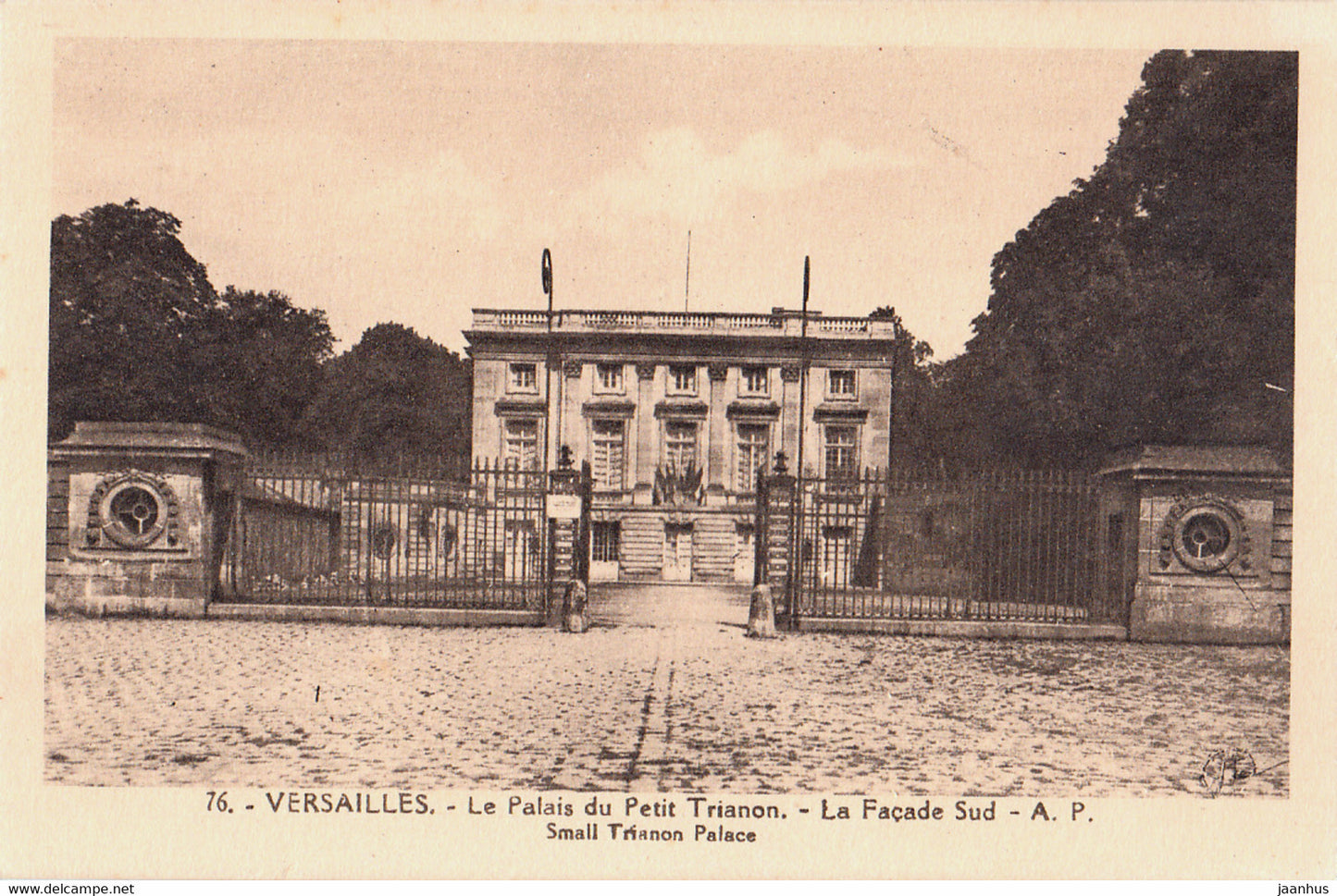 Versailles - La Palais du Petit Trianon - La Facade Sud - Small Trianon Palace - old postcard - 76 - France - unused - JH Postcards