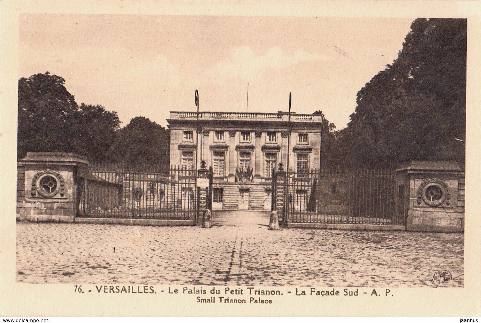 Versailles - La Palais du Petit Trianon - La Facade Sud - Small Trianon Palace - old postcard - 76 - France - unused - JH Postcards