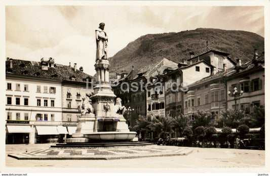 Bolzano - Piazza Vittorio Emanuele - monument - 2122 - old postcard - Italy - unused - JH Postcards