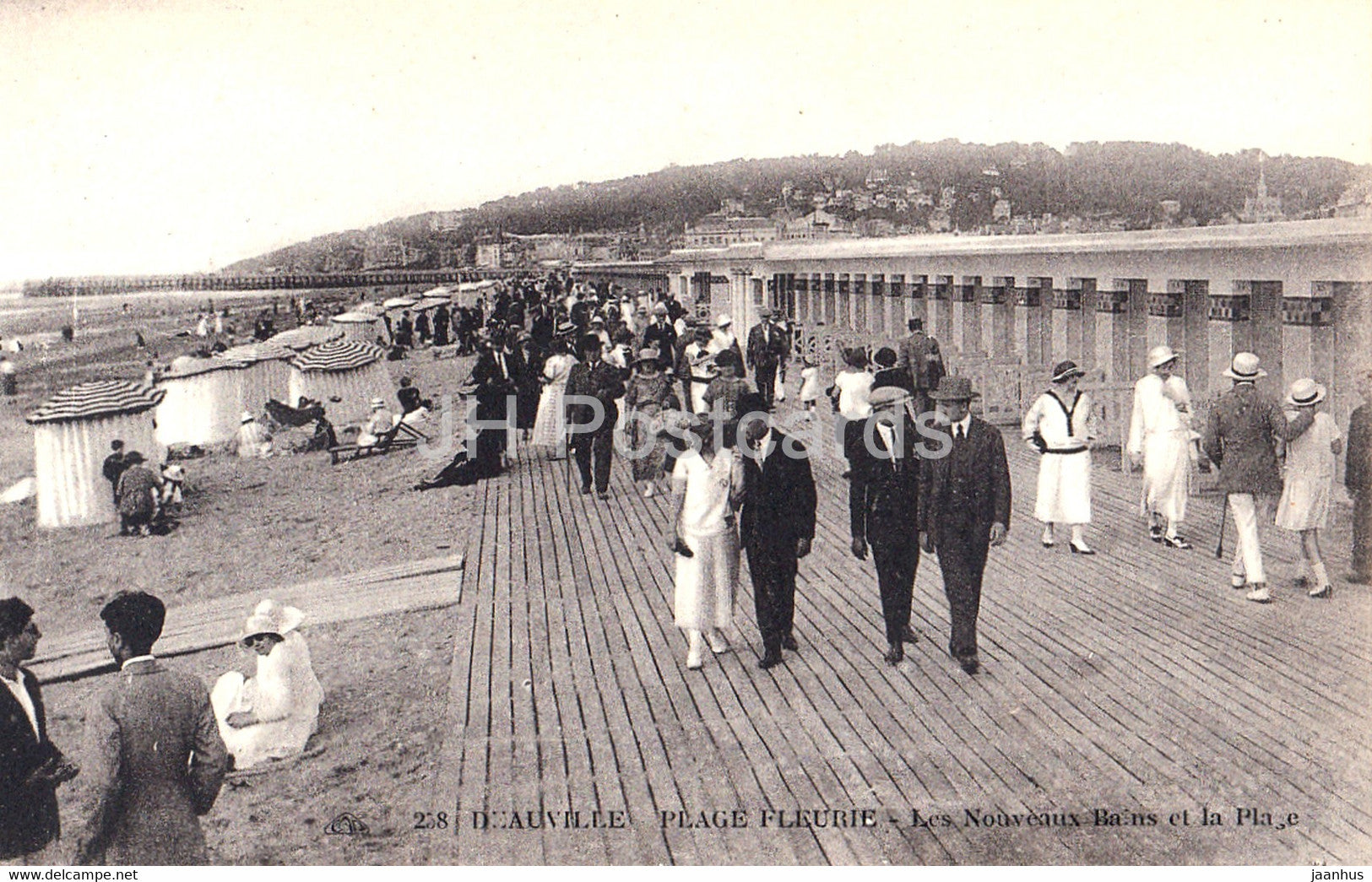 Deauville Plage Fleurie - Les Nouveaux Bains et la Plage - 258 - old postcard - France - unused - JH Postcards