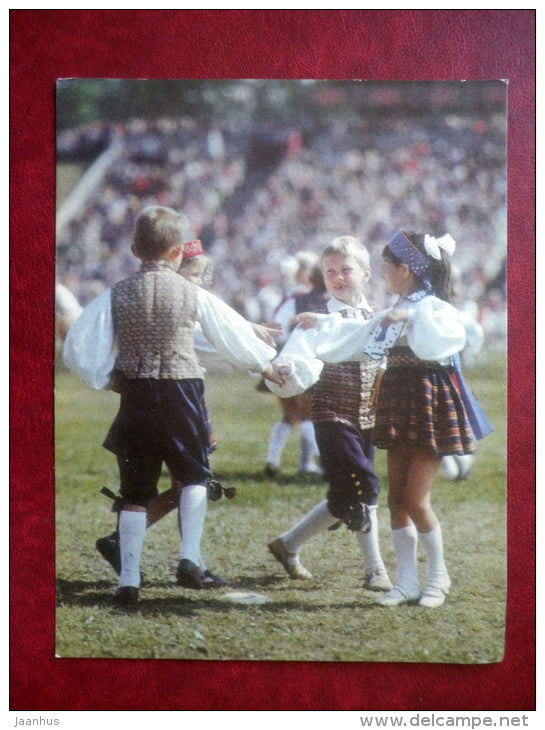 Estonian folk dancers - children - folk costumes - dance festival - large format card - 1975 - Estonia USSR - unused - JH Postcards