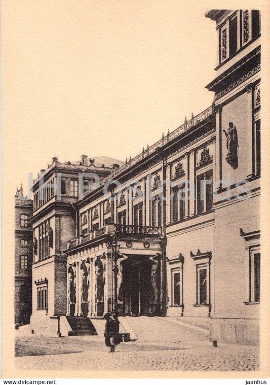 Leningrad - St Petersburg - State Hermitage - Main Entrance from Khalturin street - old postcard - Russia USSR - unused - JH Postcards