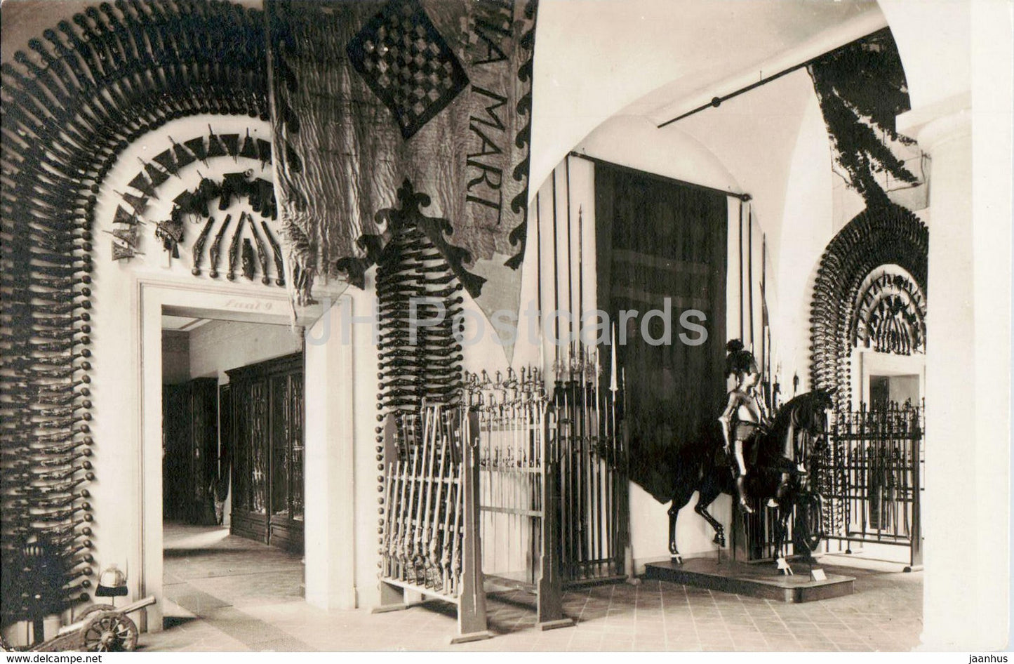 Dresden - Kriegswaffensaal - Staatl Hist Museum - Rustkammer - old postcard - Germany - unused - JH Postcards