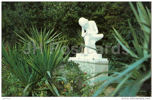 Boy pulling out a splinter sculpture in Upper Park - Nikitsky Botanical Garden - Crimea - 1989 - Ukraine USSR - unused - JH Postcards