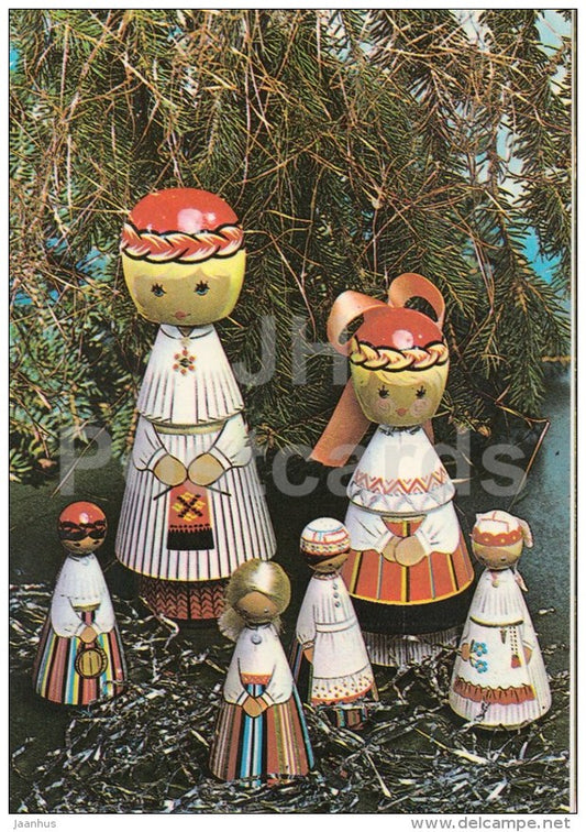 New Year Greeting card - 2 - wooden dolls in Estonian folk costumes - 1983 - Estonia USSR - used - JH Postcards
