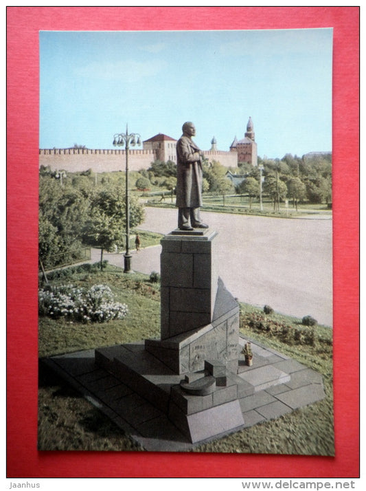 Victory Square - monument to Lenin - Kremlin - Novgorod - 1965 - USSR Russia - unused - JH Postcards