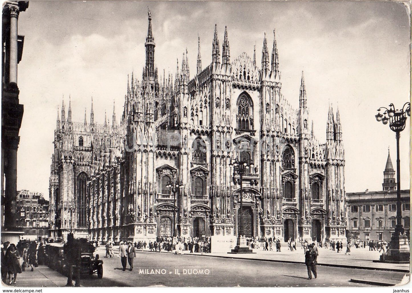 Milano - Milan - il Duomo - cathedral - old car - 103 - Italy - 1950 - used - JH Postcards