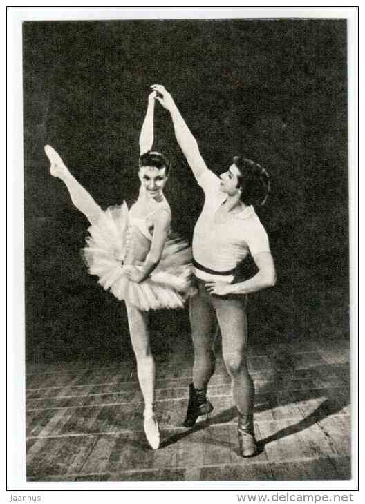N. Sorokina as Jeanne and Yu , Vladimirov as Philippe - Flame of Paris 1 - Soviet ballet - 1970 - Russia USSR - unused - JH Postcards