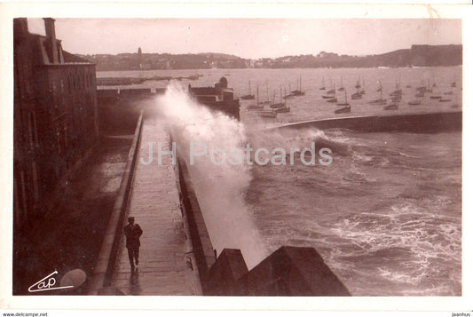 Saint Malo - Les Remparts un jour de gros temps - 179 - old postcard - France - unused - JH Postcards