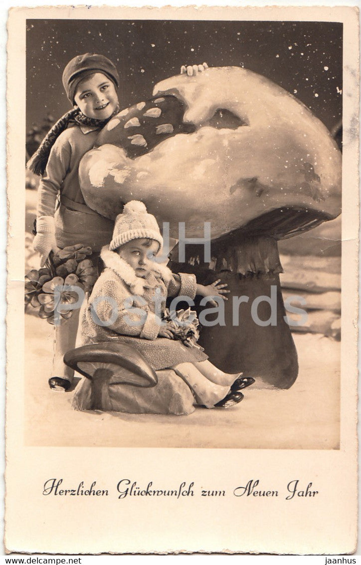 New Year Greeting Card - Herzlichen Gluckwunsch zum Neuen Jahr - children - mushroom old postcard 1939 - Germany - used - JH Postcards