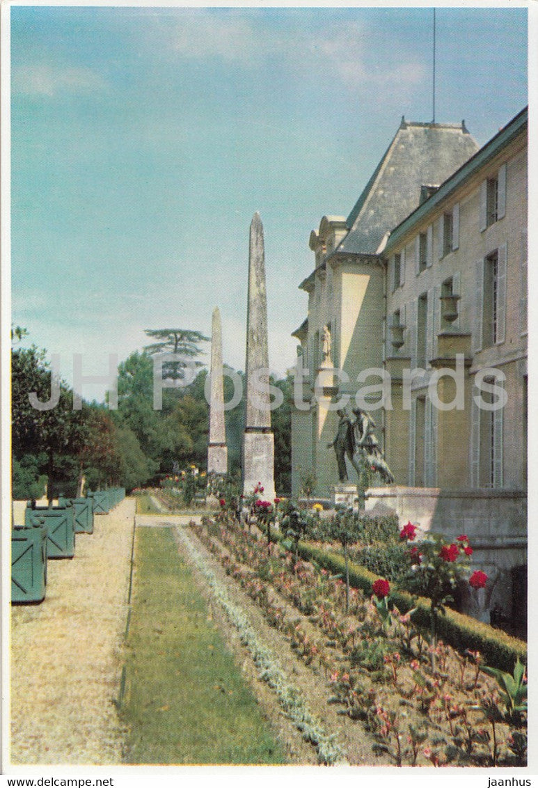 Musee National de Malmaison - Facade Ouest sortie sur le Parc - Les Obelisques - Chateau de Richelieu - France - unused - JH Postcards
