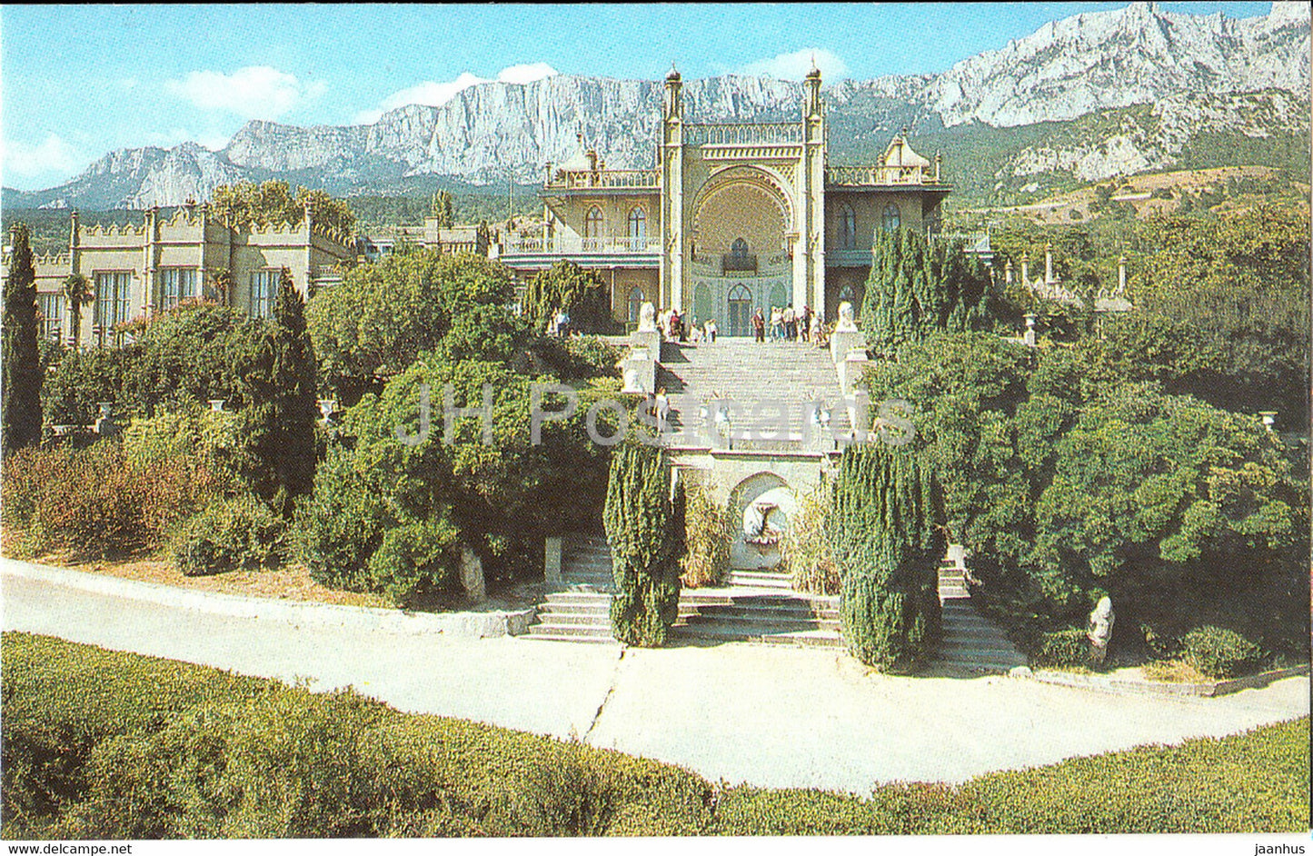 View at the Palace and mountain Ay-Petri from the Park - Alupka Palace Museum - Crimea - 1990 - Ukraine USSR - unused - JH Postcards