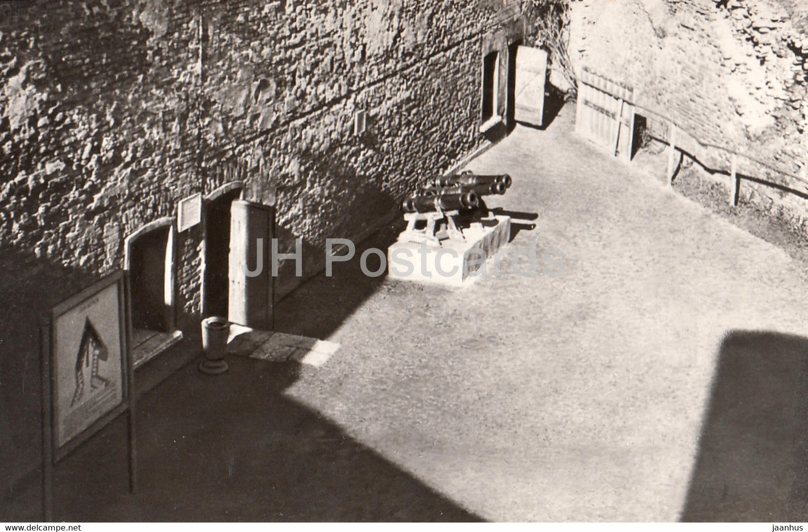 Leningrad - St Petersburg - Peter and Paul Fortress - Zotov Bastion - 1985 - Russia USSR - unused - JH Postcards