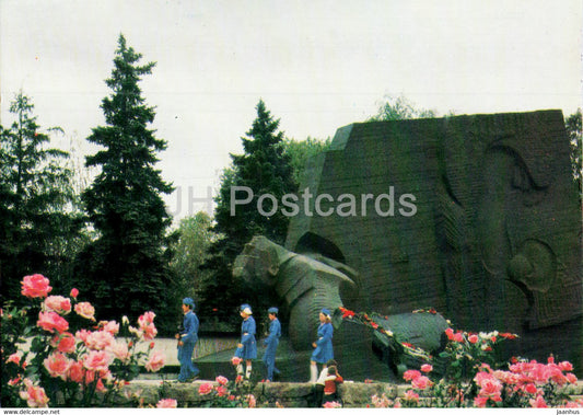 Voronezh - fragment of the monument to the defenders of Voronezh - 1985 - Russia USSR - unused - JH Postcards