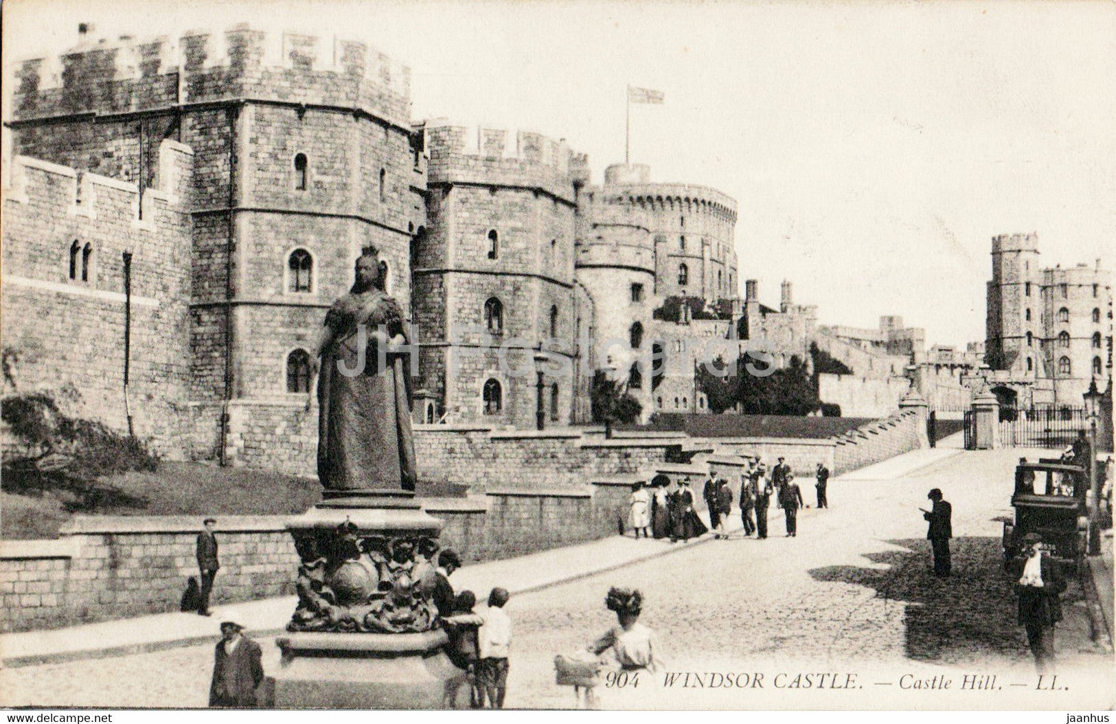 Windsor Castle - Castle Hill - 904 - old postcard - England - United Kingdom - unused - JH Postcards