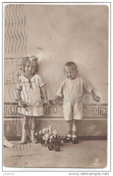 children - boy and girl - SPV 199/5 - circulated in Estonia 1920s - JH Postcards
