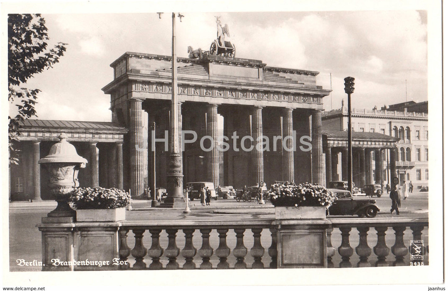 Berlin - Branderburger Tor - old postcard - Germany - unused - JH Postcards