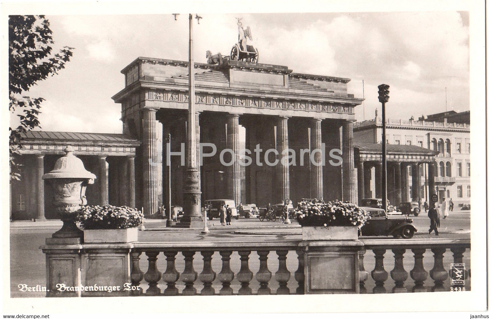 Berlin - Branderburger Tor - old postcard - Germany - unused - JH Postcards