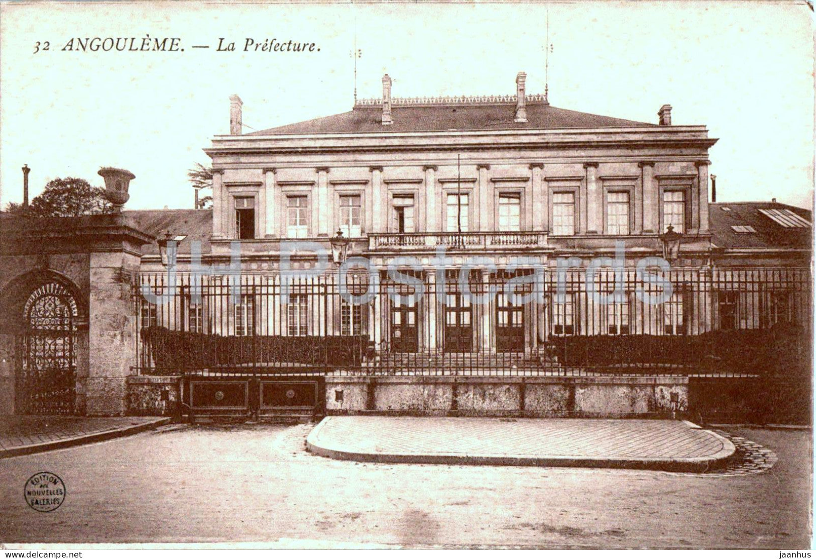 Angouleme - La Prefecture - 32 - old postcard - France - unused - JH Postcards