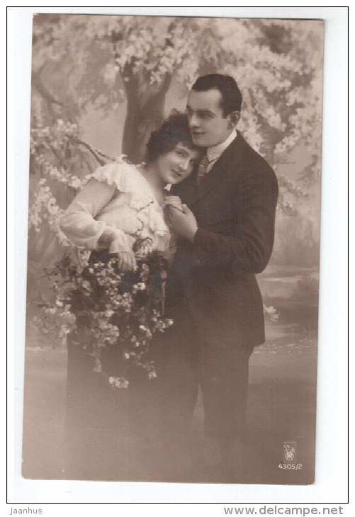 Man and woman - couple - flowers - 4305/2 - old postcard - unused - JH Postcards