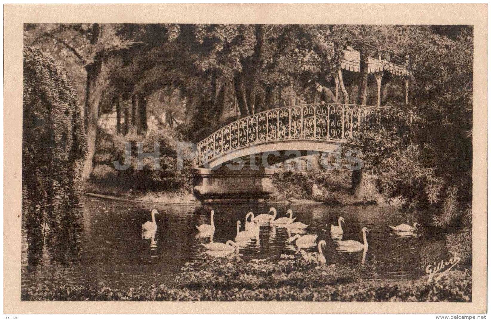 Dans le Jardin public - Bordeaux - swan - France - 4539 - Gilbert - old postcard - unused - JH Postcards