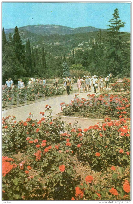 Rosary in the Upper Park - Nikitsky Botanical Garden - Yalta - Crimea - 1972 - Ukraine USSR - unused - JH Postcards