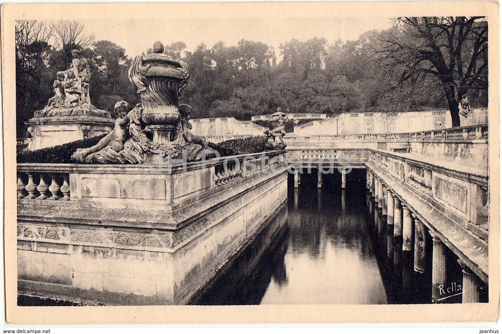 Nimes - Les Jardins de la Fontaine - Le Nymphee - 1947 - old postcard - France - used - JH Postcards