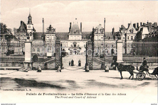 Palais de Fontainebleau - La Grille d'Honneur et la Cour des Adieux - horse carriage - old postcard - France - unused - JH Postcards