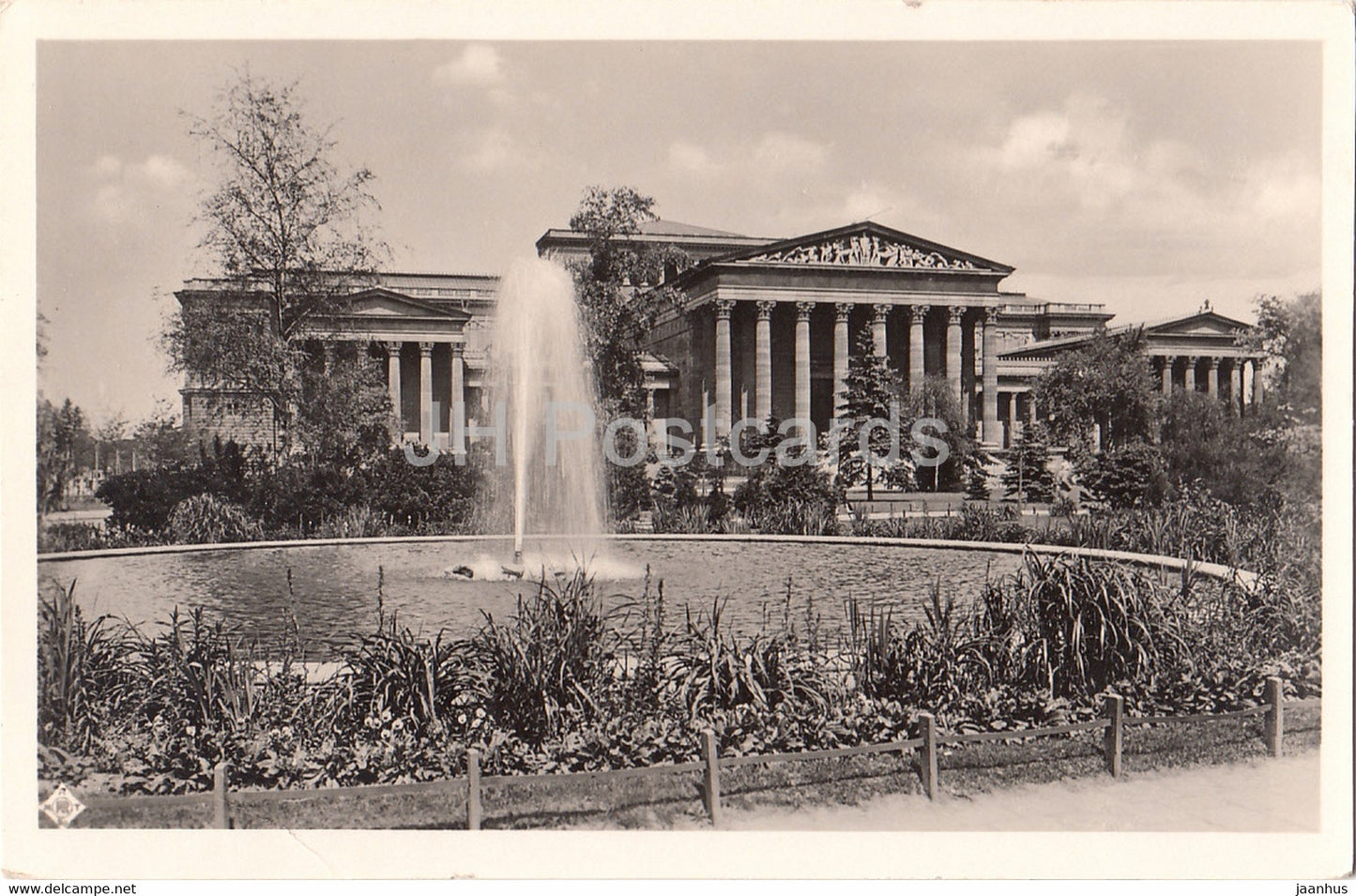 Budapest - Szepmuveszeti Muzeum - Museum of Fine Arts - old postcard - 1937 - Hungary - used - JH Postcards