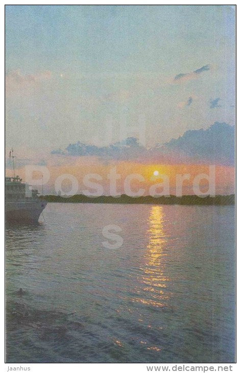 sunset on Volga river - passenger ship - Astrakhan - 1970 - Russia USSR - unused - JH Postcards