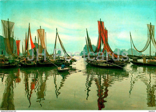 Arrival of Boats to ferry - landing - Ha Long Bay - 2 - Vietnam - unused - JH Postcards