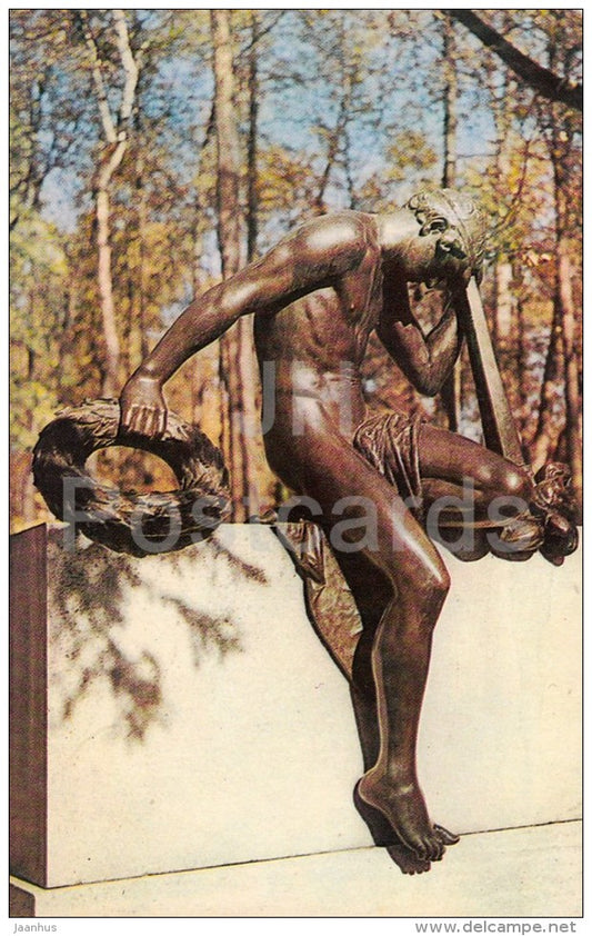 Grieving genius sculpture - Park - Arkhangelskoye Palace - Russia USSR - 1970 - unused - JH Postcards