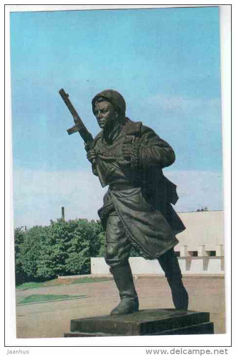 Monument to the Soviet Heroe Matrosov - soldier - Velikiye Luki - 1979 - Russia USSR - unused - JH Postcards