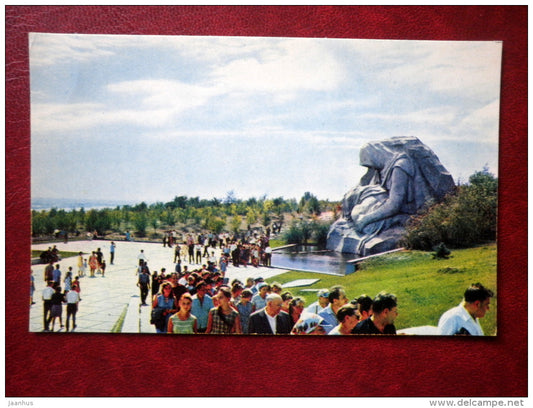 sculpture Mother´s grief - memorial - battle of Stalingrad - Mamayev Kurgan - Volgograd - 1968 - Russia USSR - unused - JH Postcards