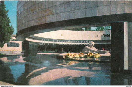Baku - Memorial to the 26 Commissars of Baku - 1974 - Azerbaijan USSR - unused - JH Postcards