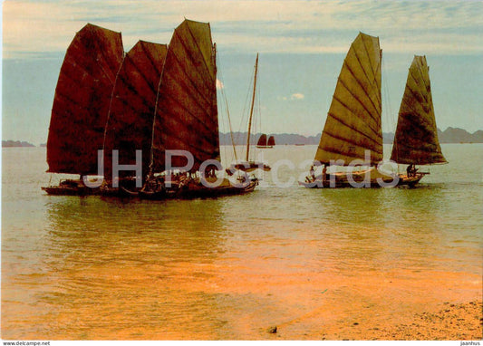 Ha Long - A boat - wharf - 4 - Vietnam - unused - JH Postcards