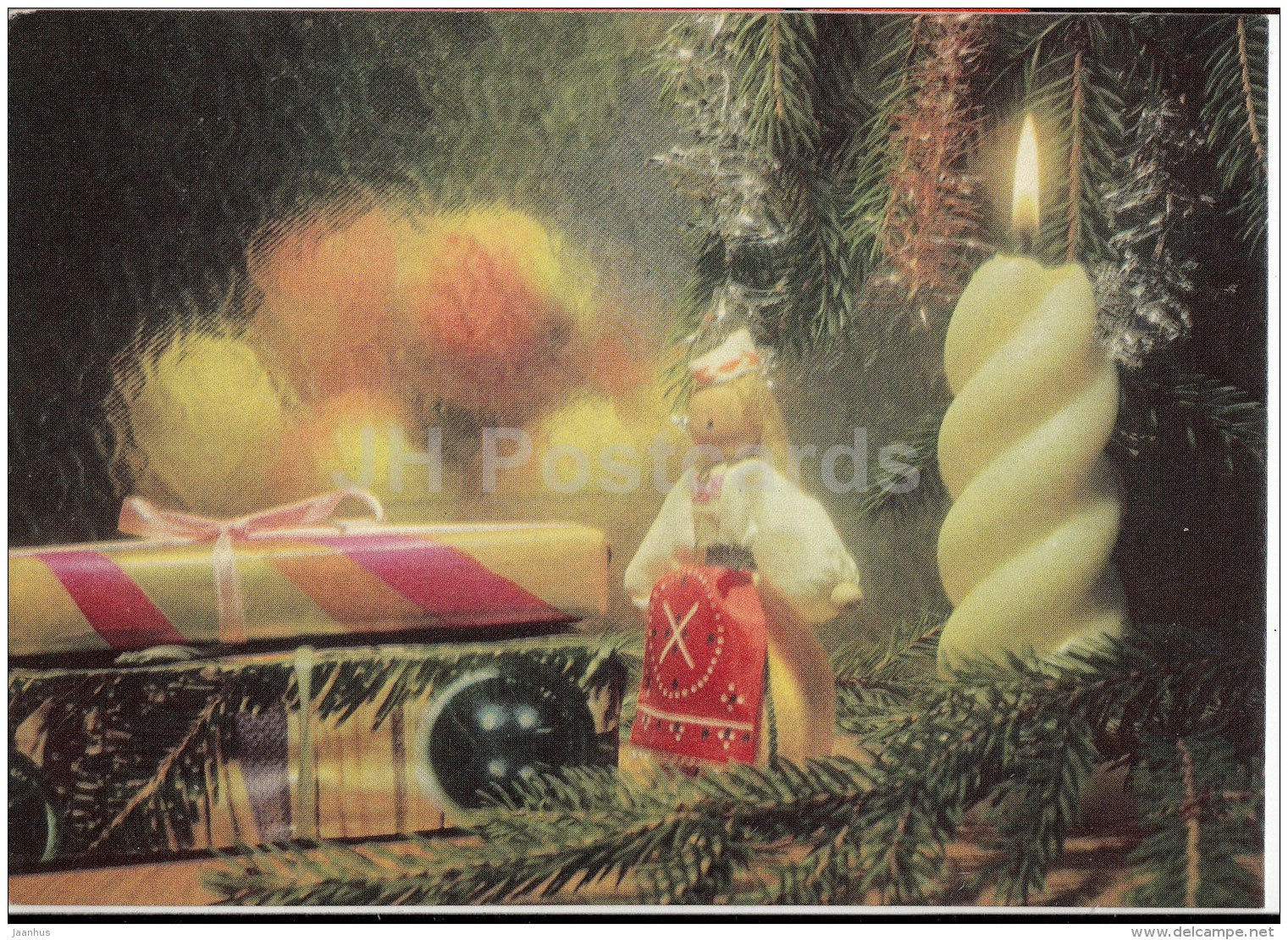 New Year Greeting card - doll in estonian folk costumes - gifts - 1971 - Estonia USSR - unused - JH Postcards