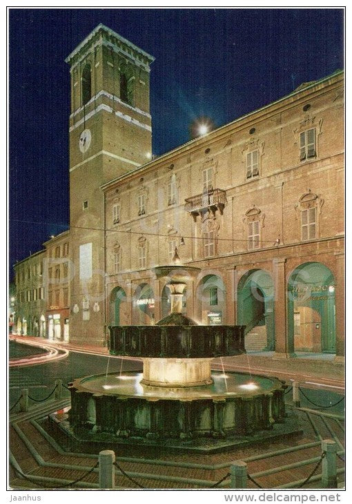 Piazza del Comune , fontana - Comune square , fountain - Fabriano - Ancona - Marche -  15 - Italia - Italy - unused - JH Postcards