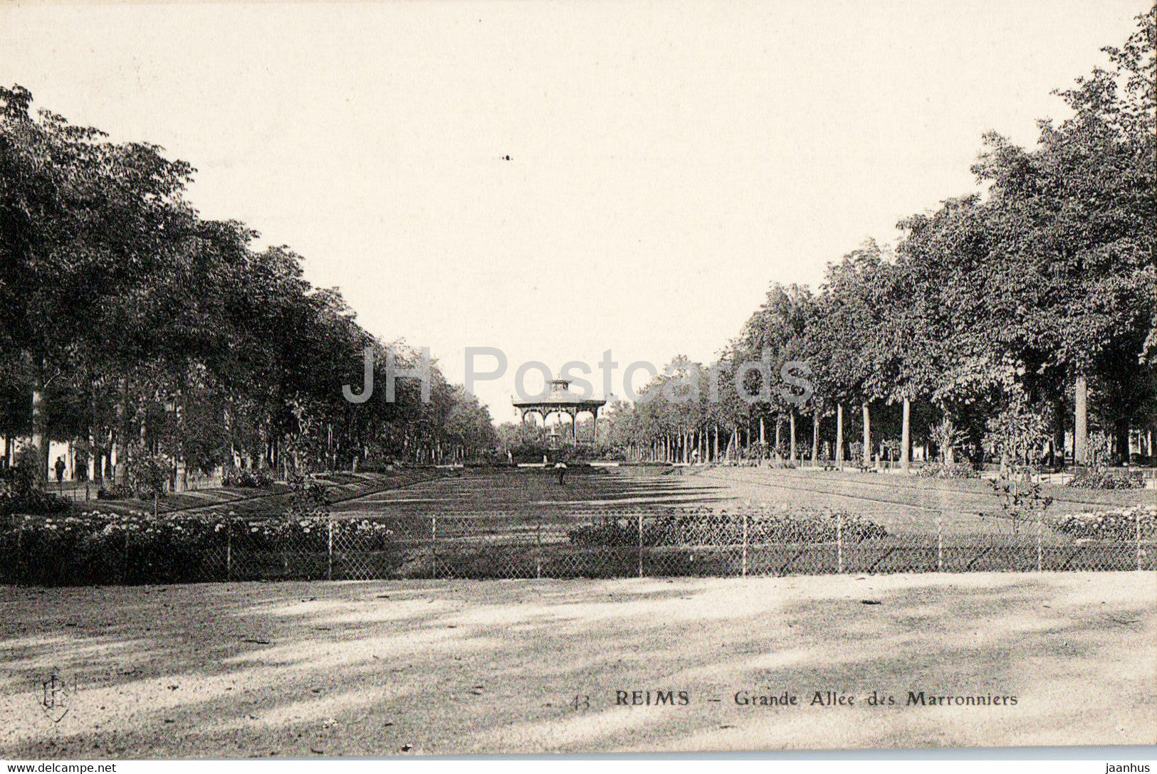 Reims - Grande Allee des Marroniers - 43 - old postcard - France - unused - JH Postcards