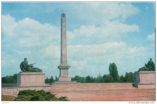 monument to Soviet soldiers who fell for the liberation of Warsaw - Warsaw - Warszawa - 1972 - Poland - unused - JH Postcards