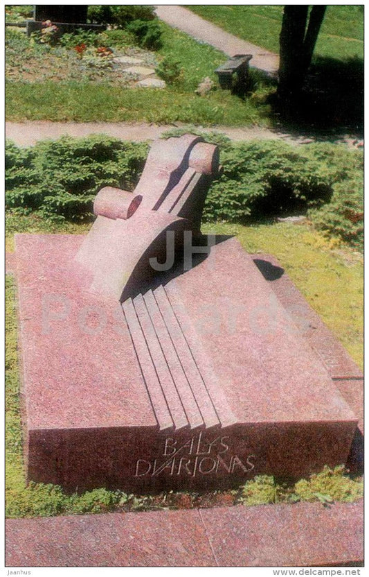 lithuanian composer Balys Dvarionas tombstone - Palanga - Turist - 1987 - Lithuania USSR - unused - JH Postcards