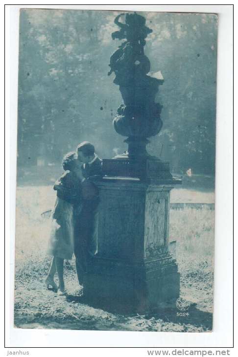 Man and Woman - couple kissing - Noyer 5024 - old postcard - circulated in Estonia 1928 - used - JH Postcards