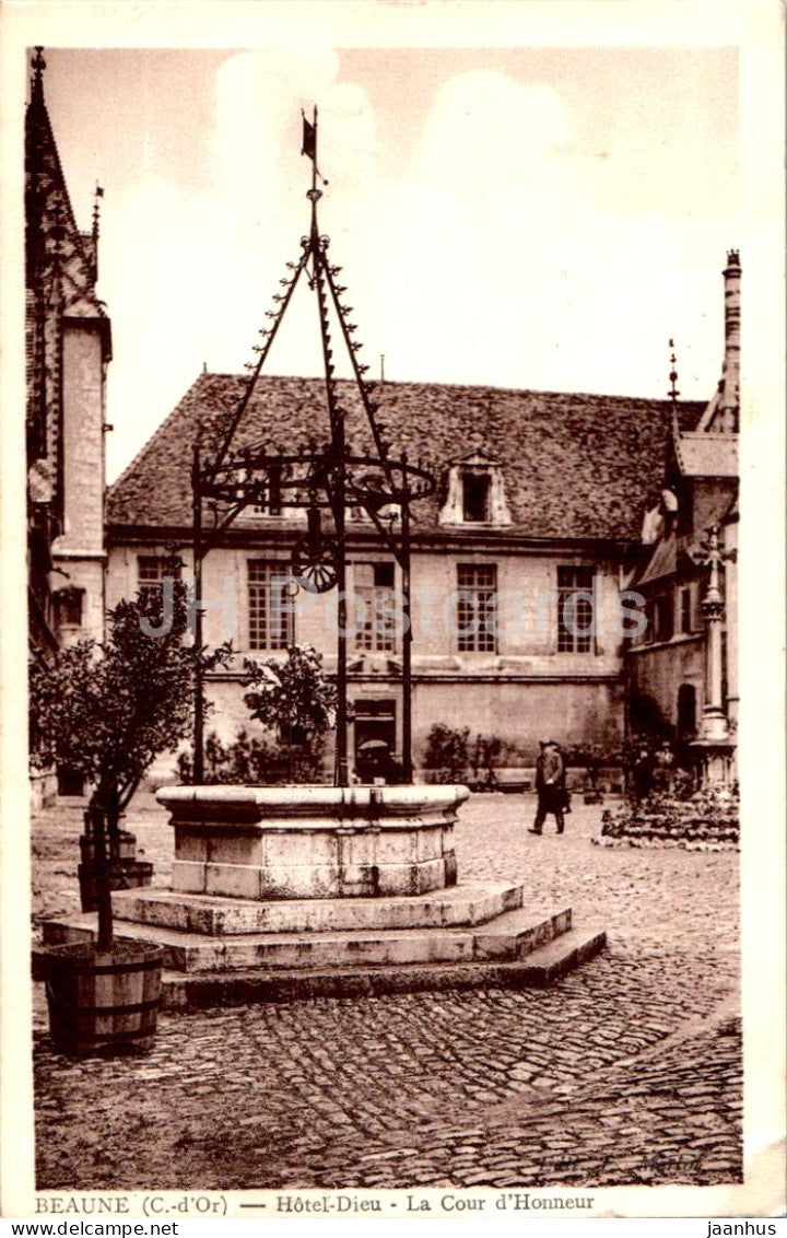 Beaune - Hotel Dieu - La Cour d'Honneur - old postcard - 1939 - France - used - JH Postcards