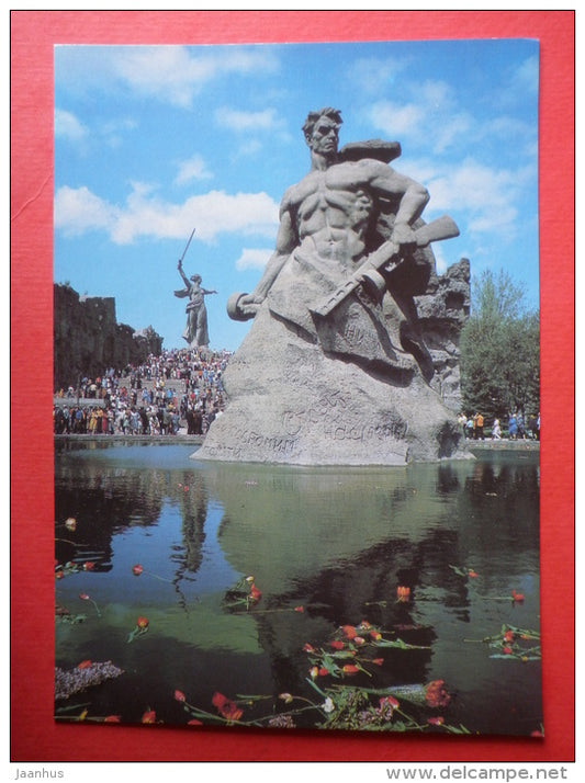 Mamaev Kurgan - monumental sculpture - soldier - Volgograd - 1986 - 1987 - Russia USSR - unused - JH Postcards