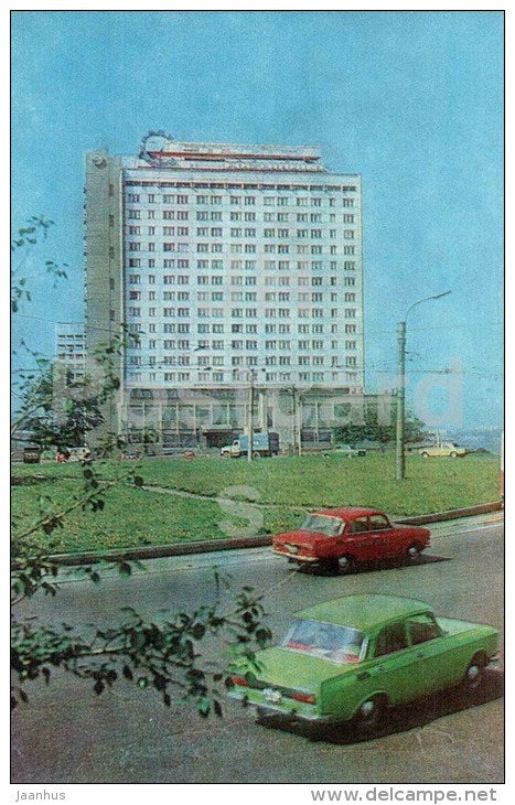 hotel Turist - car Moskvitch - Krasnoyarsk - 1983 - Russia USSR - unused - JH Postcards
