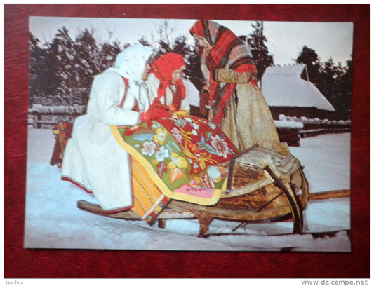 Muhu women before a Sleigh-ride - folk costimes - The Estonian State Open-Air Museum - 1984 - Estonia USSR - unused - JH Postcards