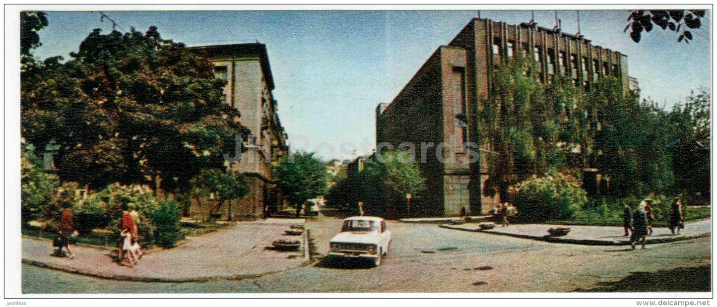 City Executive Committee - car Moskvitch - Kaunas - mini postcard - 1971 - Lithuania USSR - unused - JH Postcards